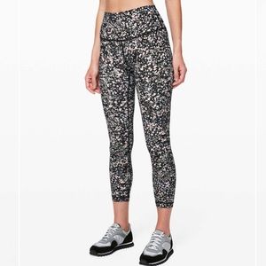 Lululemon Wunderunder 25”